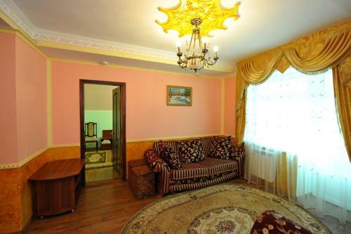Kristall Hotel