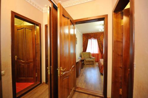 Kristall Hotel