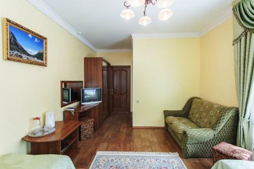 Kristall Hotel