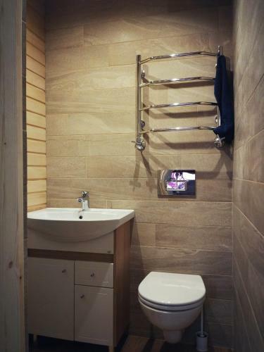 Rider's Dom Euro Aparts With Hammam