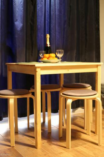 Rider's Dom Euro Aparts With Hammam
