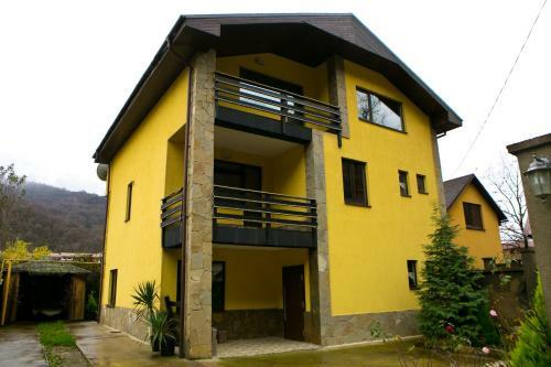 Hostal Guest House On Beryozovaya 72