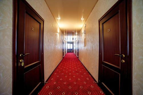 Paradeison Hotel