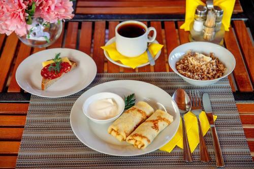 Paradeison Hotel