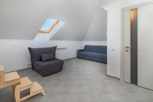 Hostal Abrikos Plus Guesthouse
