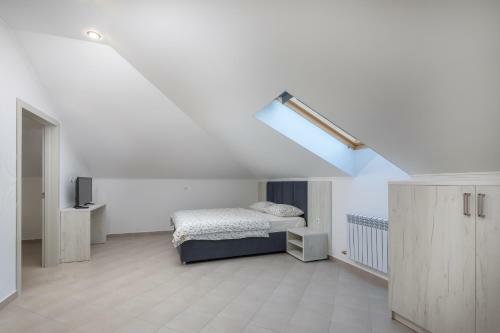 Hostal Abrikos Plus Guesthouse