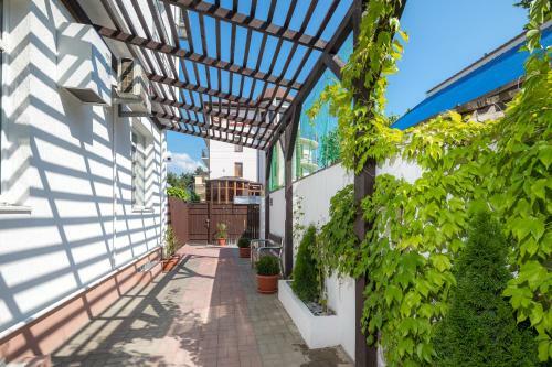 Hostal Abrikos Plus Guesthouse