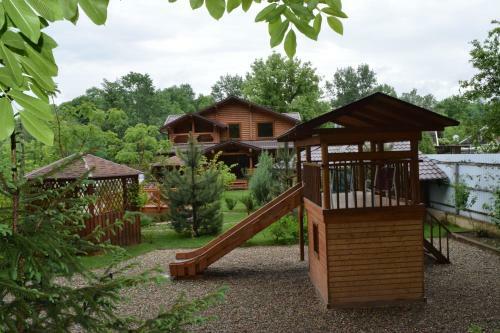 Hotel Ryabinovie Busy Guest House