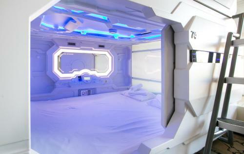 Capsule Hostel Capslock