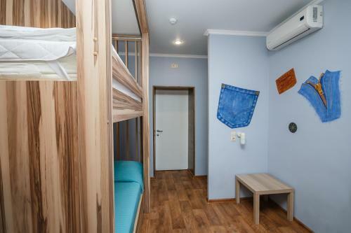 Hostel Svoi Ludi