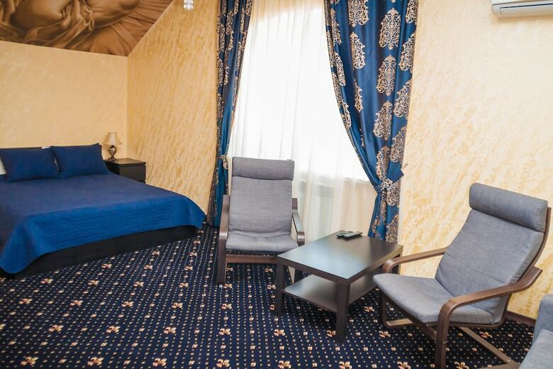 Royal Castle Hotel