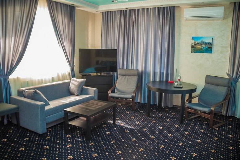 Royal Castle Hotel