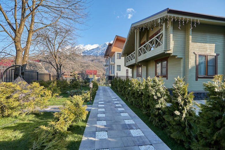 Hills Polyana Hotel