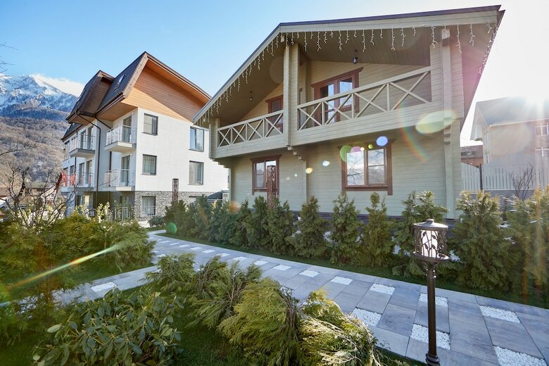 Hills Polyana Hotel