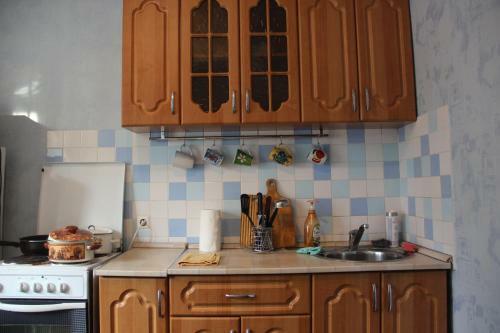 Apartment On Aviatorov 44