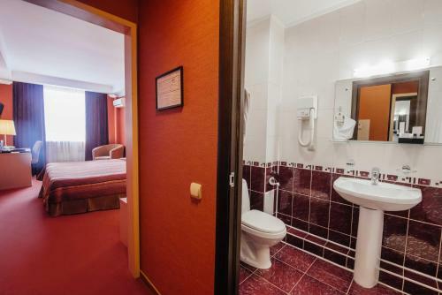 Avrora Business Hotel And Spa