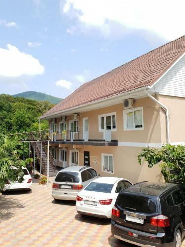 Hostal U Kota Guest House
