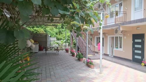 Hostal U Kota Guest House