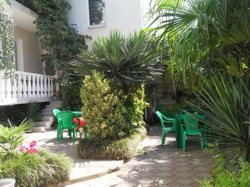 Hostal Mishel Guest House