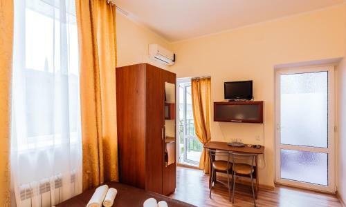 Hostal Planeta Guest House
