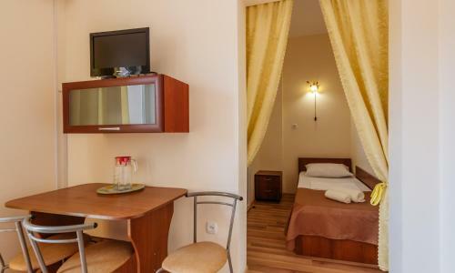 Hostal Planeta Guest House