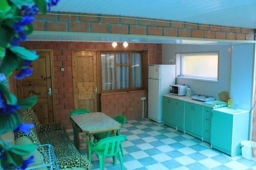 Hostal Guest House On Biryuzovaya 9 A
