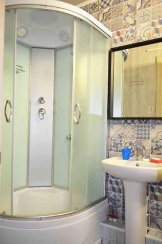 Apartamento Guest House On Malyshevskaya 109