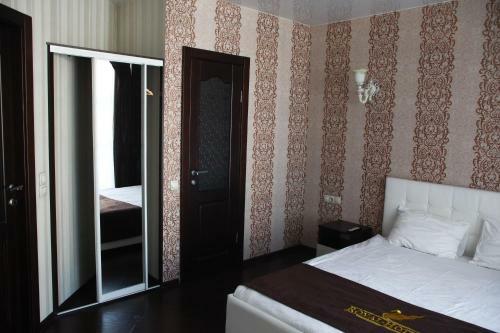 Royal Hotel