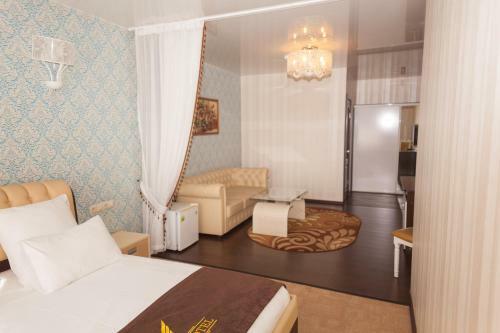 Royal Hotel