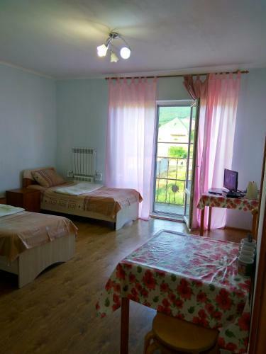 Hostal On Krasnodarskaya Guest House