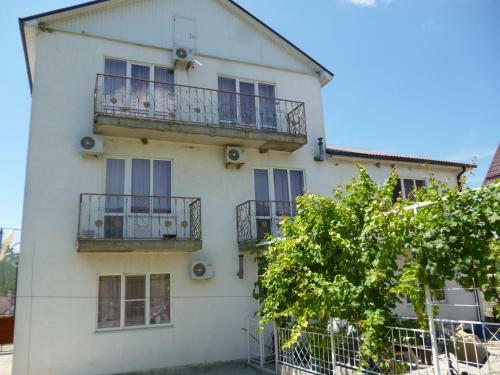 Hostal On Krasnodarskaya Guest House