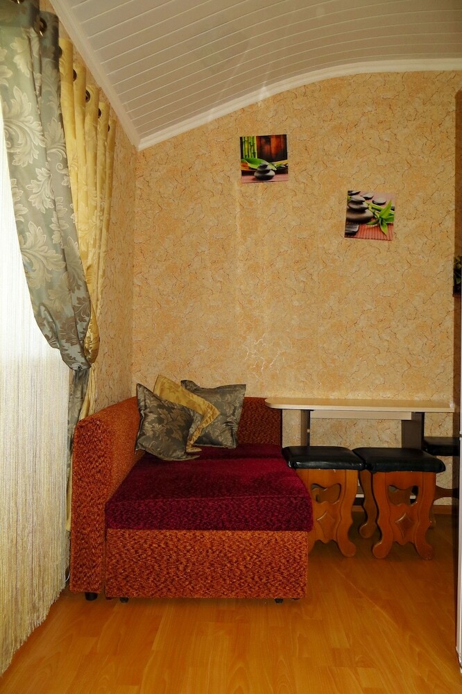 Hostal Kavkaz Hotel