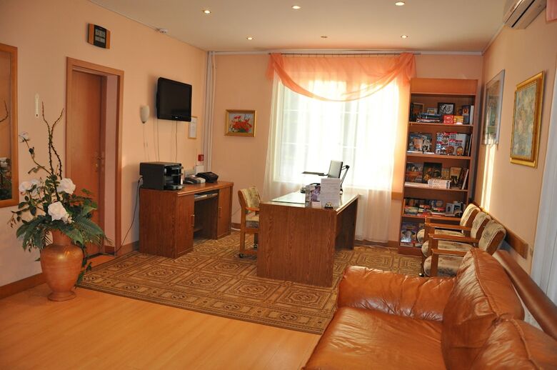 West Hotel