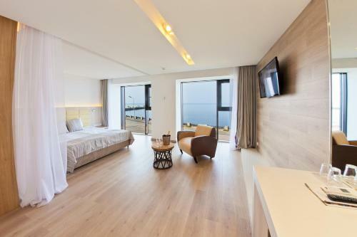 Frigate Hotel
