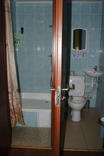 Hostal Raduga Guest House