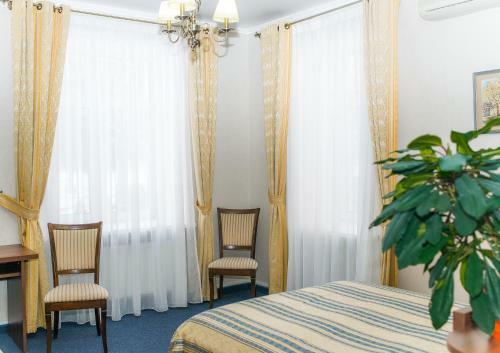 Hotel 903
