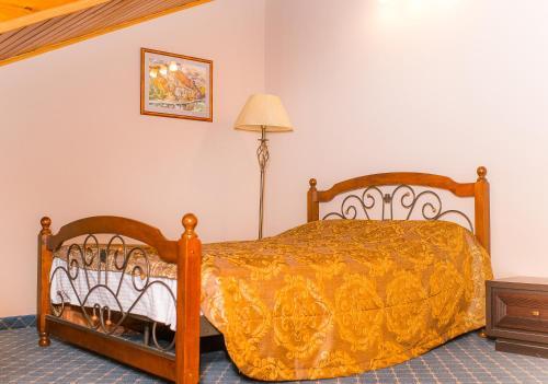 Hotel 903