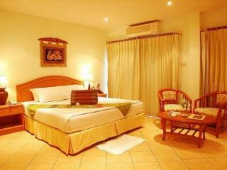 Hotel Seven Oaks Inn