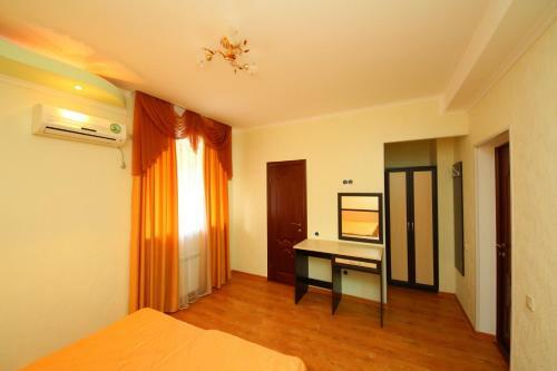 Hostal Guest House Lev