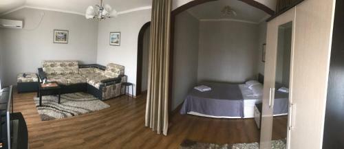 Aleksandrovsky Hotel