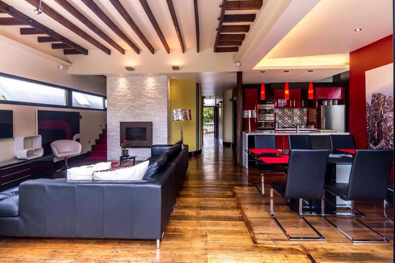 Hotel 2 On 2