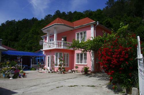 Hostal Guest House On Vesennyaya 51