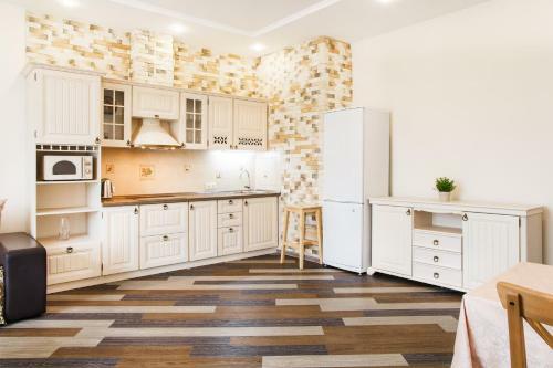 Apartment Complex Daudel 6
