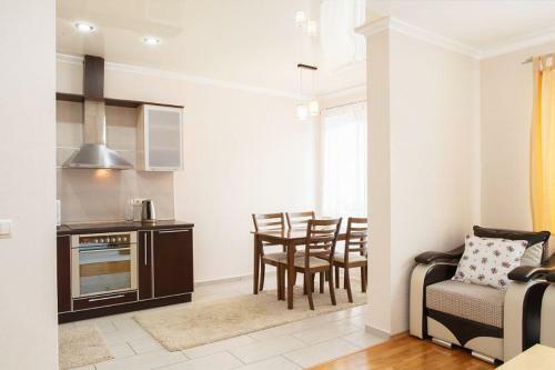 Apartment Complex Daudel 6