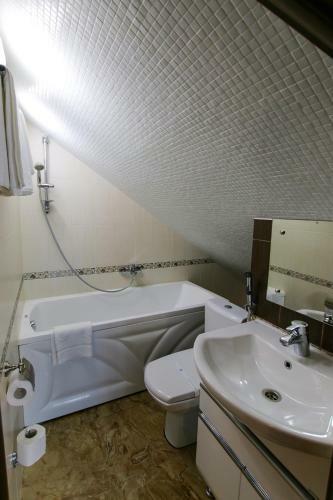 Regatta Hotel