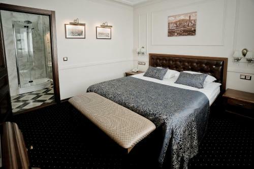 Hotel Oktyabrskaya