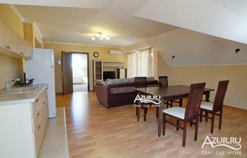 Hostal August Guest House