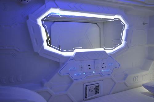 Capsule Hotel Zodiac