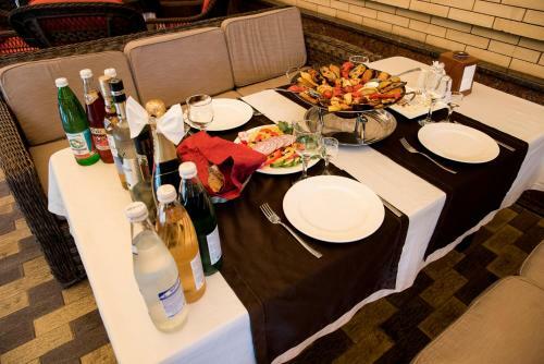 Kavkaz Hotel