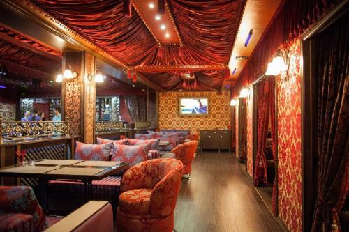 Russ Hotel